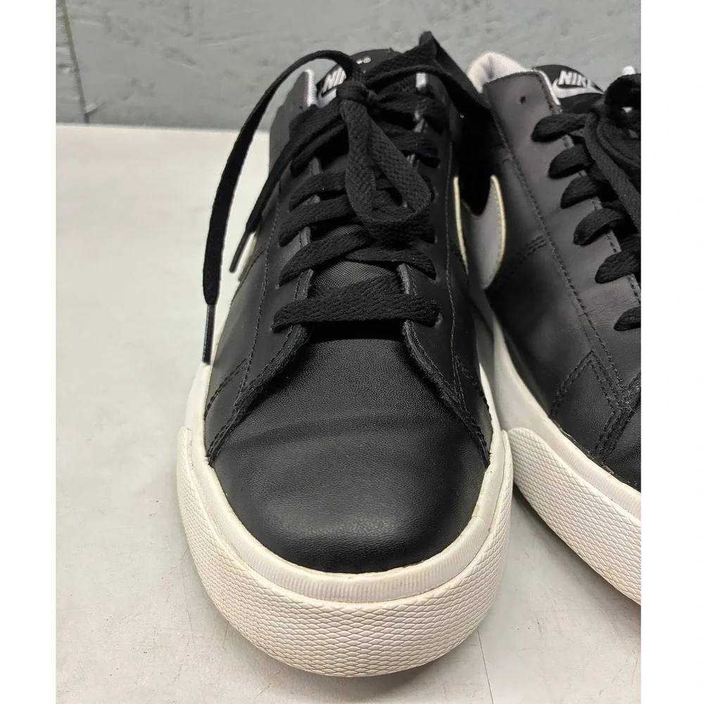 Nike Blazer Low Leather Sneakers Mens Size 11 Black White 631656-001 Casual